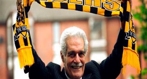 هال سيتي يكرم الفنان الراحل عمر الشريف في أول مباراة بالشامبيونشيب